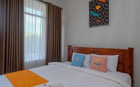 Sans Hotel Kumbang Yogyakarta by RedDoorz